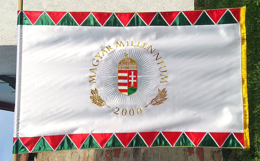 Magyar Millenniumi zászló